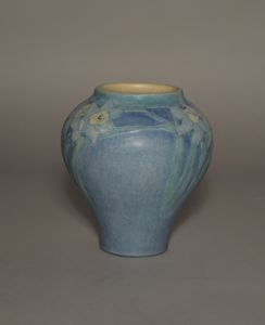 Image of Vase with Daffodil Design